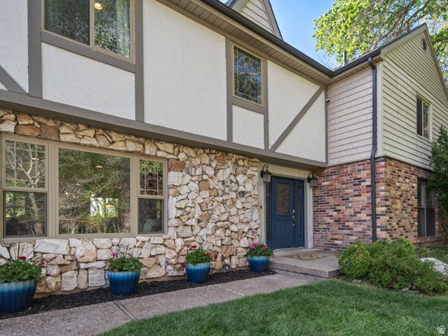 6069 S 2900 E, Uintah, UT 84403