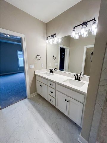 11800 E 231st Street, Peculiar, MO 64078