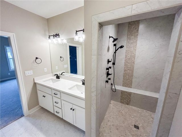 11800 E 231st Street, Peculiar, MO 64078