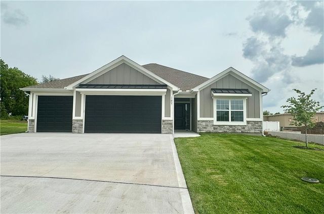 11800 E 231st Street, Peculiar, MO 64078