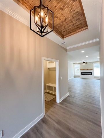 11800 E 231st Street, Peculiar, MO 64078