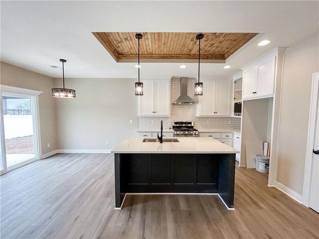 11800 E 231st Street, Peculiar, MO 64078