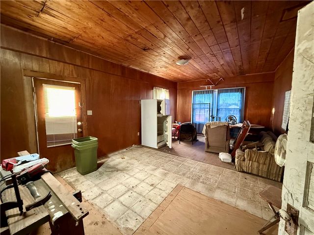 719 W Kleberg Ave, Kingsville, TX 78363