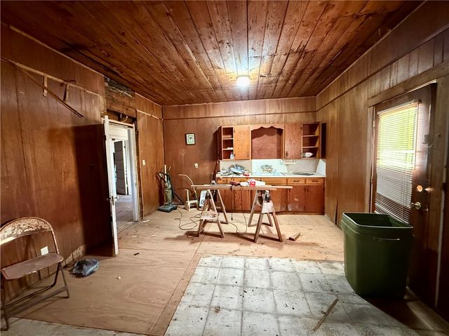 719 W Kleberg Ave, Kingsville, TX 78363