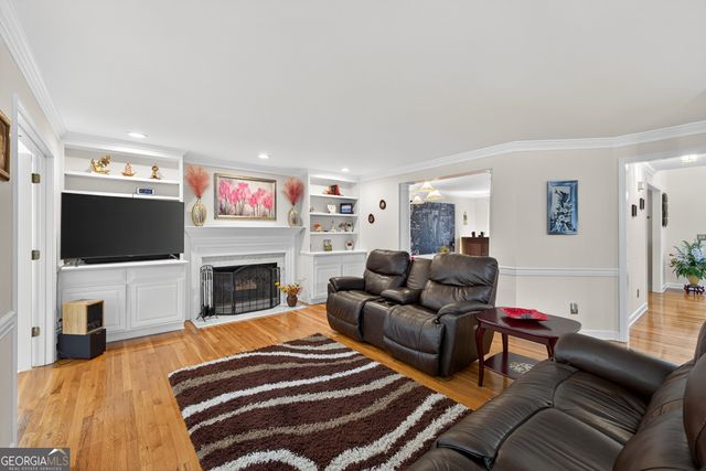 222 Mossy Place, Alpharetta, GA 30005