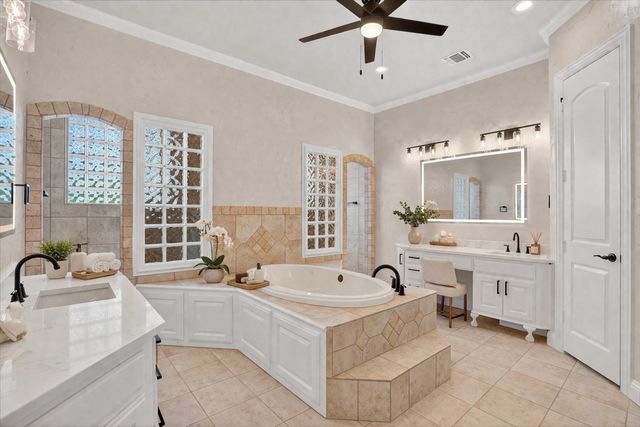 153 Crest Canyon Drive, Fort Worth, TX 76108
