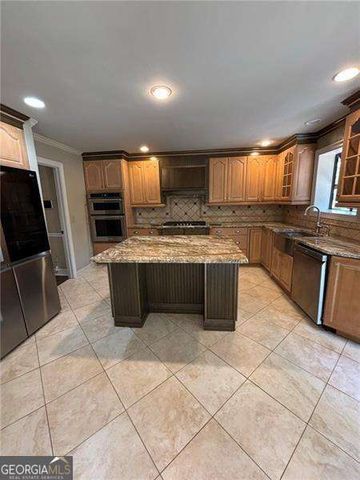 300 Shelli Lane, Roswell, GA 30075