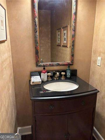 300 Shelli Lane, Roswell, GA 30075