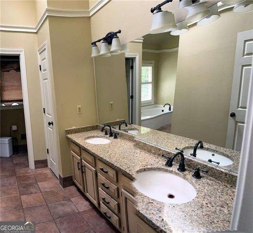 300 Shelli Lane, Roswell, GA 30075