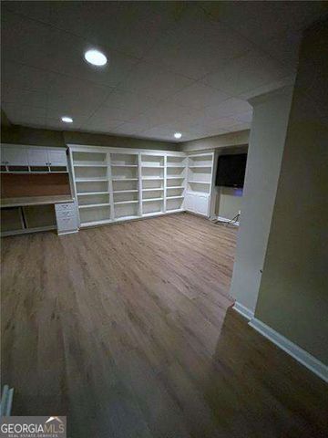 300 Shelli Lane, Roswell, GA 30075