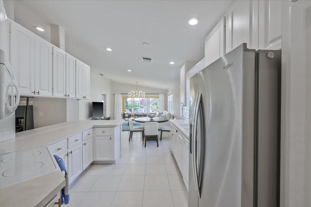 5063 Magnolia Bay Circle, Palm Beach Gardens, FL 33418