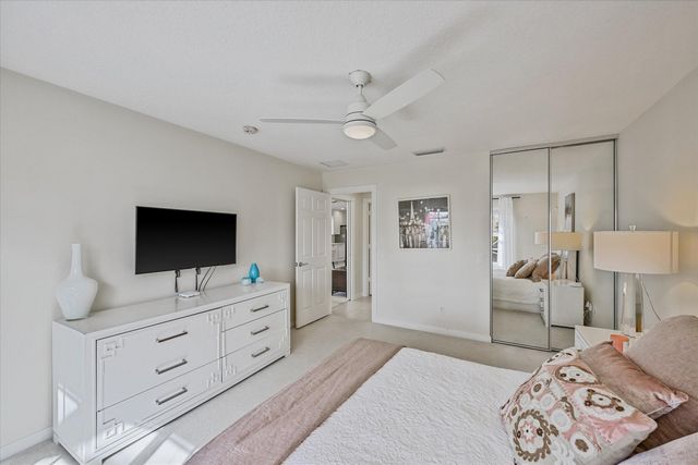 5063 Magnolia Bay Circle, Palm Beach Gardens, FL 33418