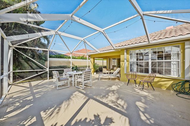 5063 Magnolia Bay Circle, Palm Beach Gardens, FL 33418