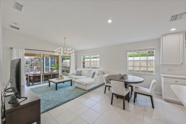 5063 Magnolia Bay Circle, Palm Beach Gardens, FL 33418