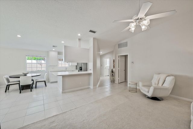 5063 Magnolia Bay Circle, Palm Beach Gardens, FL 33418