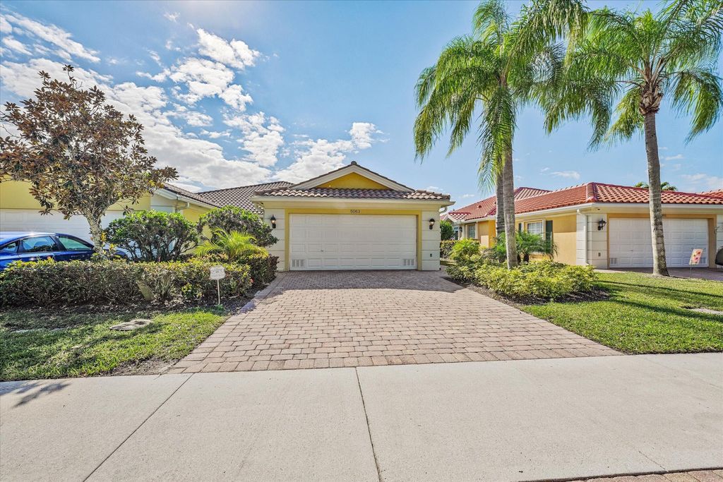 5063 Magnolia Bay Circle, Palm Beach Gardens, FL 33418