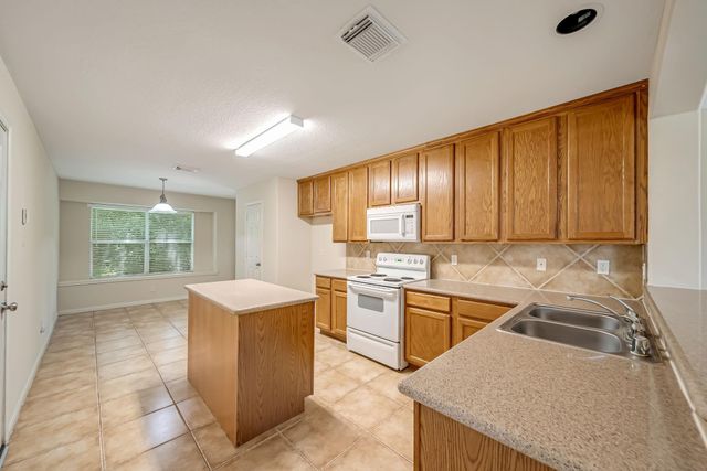 12810 Lake Shore Drive, Montgomery, TX 77356