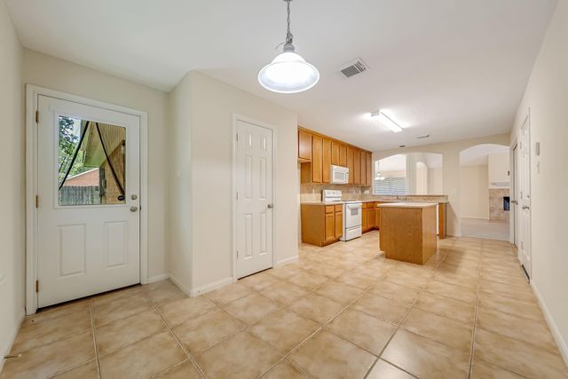 12810 Lake Shore Drive, Montgomery, TX 77356