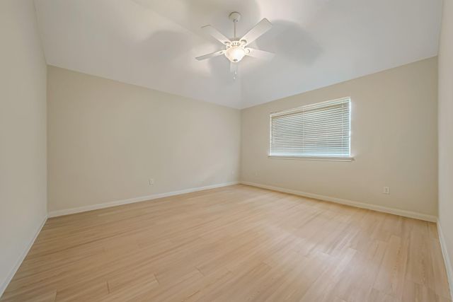 12810 Lake Shore Drive, Montgomery, TX 77356