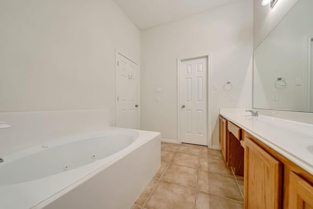 12810 Lake Shore Drive, Montgomery, TX 77356