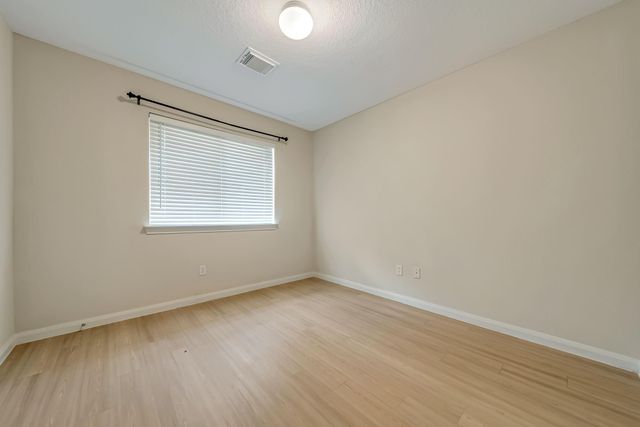 12810 Lake Shore Drive, Montgomery, TX 77356