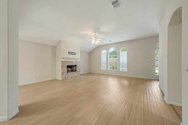 12810 Lake Shore Drive, Montgomery, TX 77356