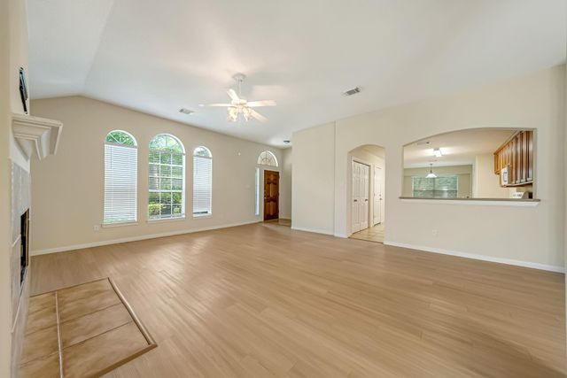 12810 Lake Shore Drive, Montgomery, TX 77356