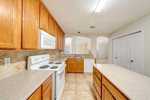 12810 Lake Shore Drive, Montgomery, TX 77356