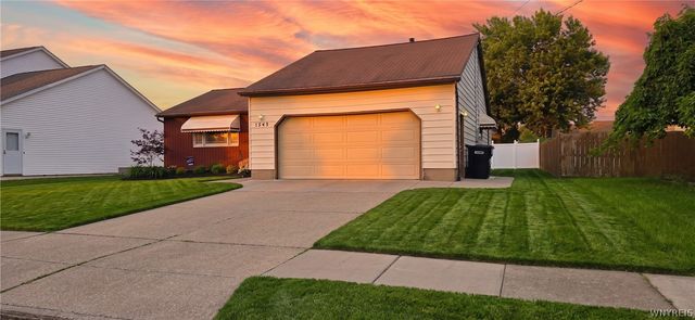 1543 Benjamin Drive, Niagara Falls, NY 14304