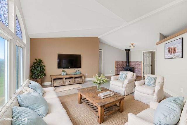 7457 Sprig Way, Millville, CA 96062