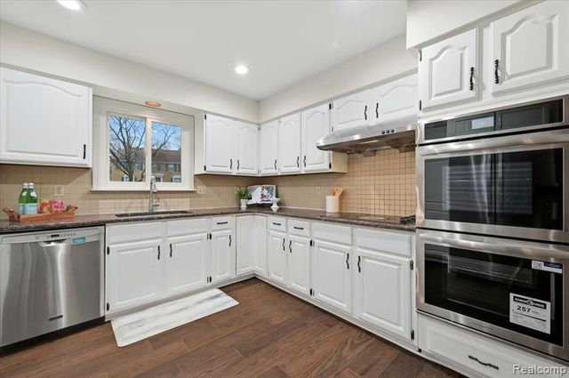 3755 Tremont Lane, Ann Arbor, MI 48105