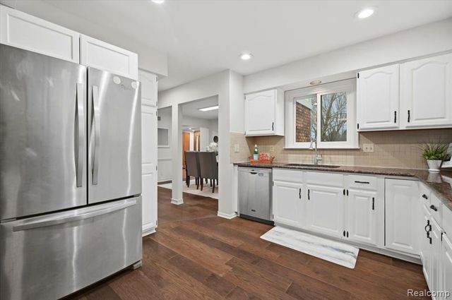 3755 Tremont Lane, Ann Arbor, MI 48105