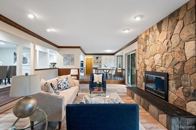 3755 Tremont Lane, Ann Arbor, MI 48105