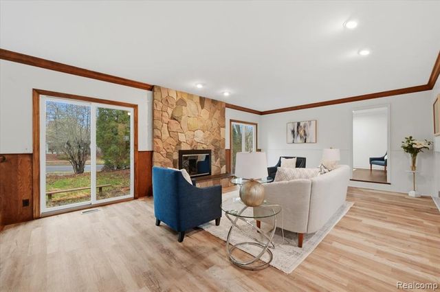 3755 Tremont Lane, Ann Arbor, MI 48105