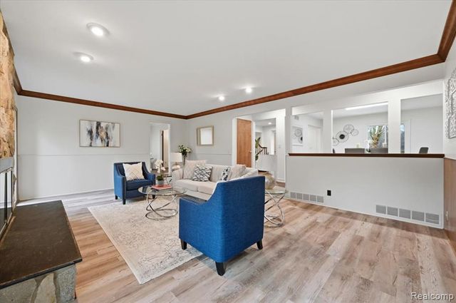 3755 Tremont Lane, Ann Arbor, MI 48105