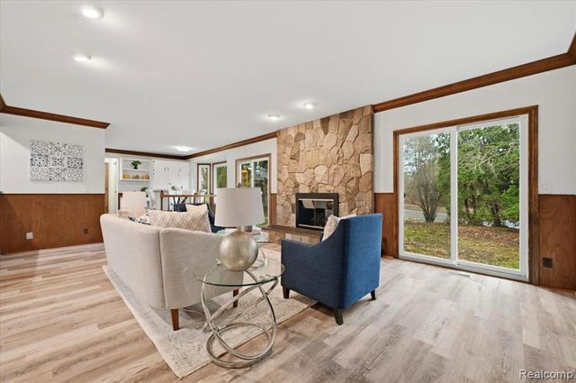 3755 Tremont Lane, Ann Arbor, MI 48105