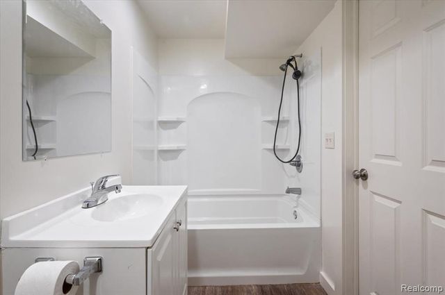 3755 Tremont Lane, Ann Arbor, MI 48105