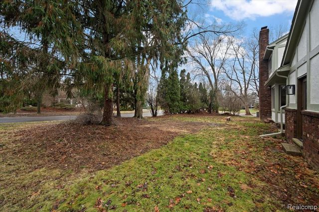 3755 Tremont Lane, Ann Arbor, MI 48105