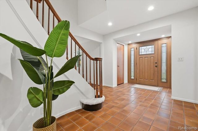 3755 Tremont Lane, Ann Arbor, MI 48105