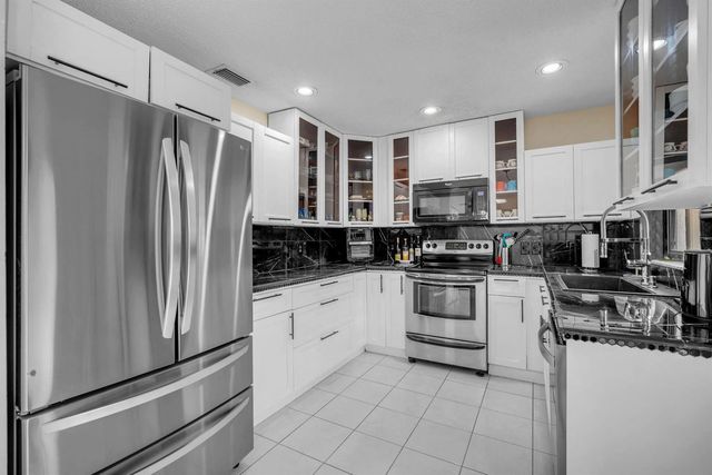 1109 LANDINGS Boulevard, Greenacres, FL 33413