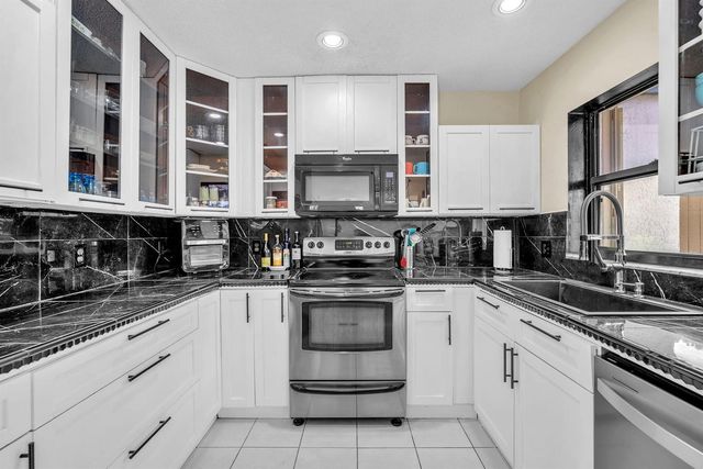 1109 LANDINGS Boulevard, Greenacres, FL 33413
