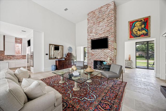 7 Hedwig Shadows Drive, Houston, TX 77024