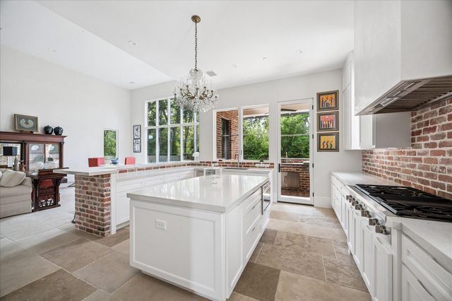 7 Hedwig Shadows Drive, Houston, TX 77024