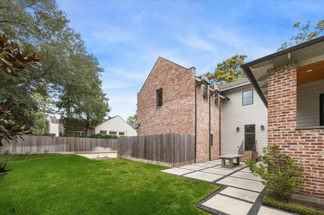 7 Hedwig Shadows Drive, Houston, TX 77024