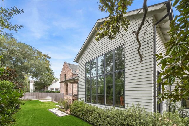 7 Hedwig Shadows Drive, Houston, TX 77024