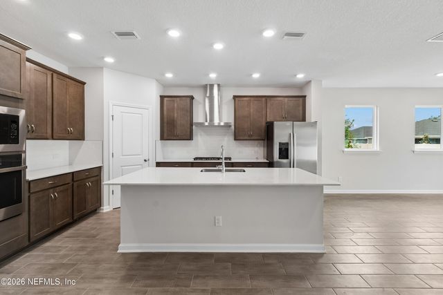 75852 WALKING PATH Lane, Yulee, FL 32097