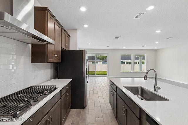 75852 WALKING PATH Lane, Yulee, FL 32097