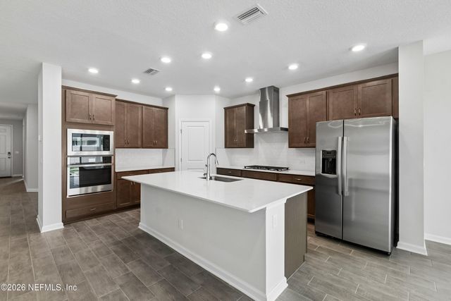 75852 WALKING PATH Lane, Yulee, FL 32097