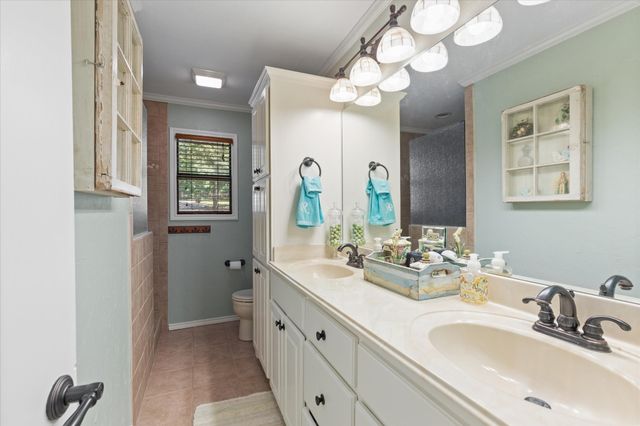 900 King Thomas Drive, Scroggins, TX 75480
