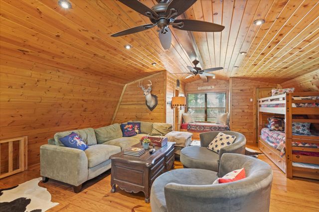 900 King Thomas Drive, Scroggins, TX 75480